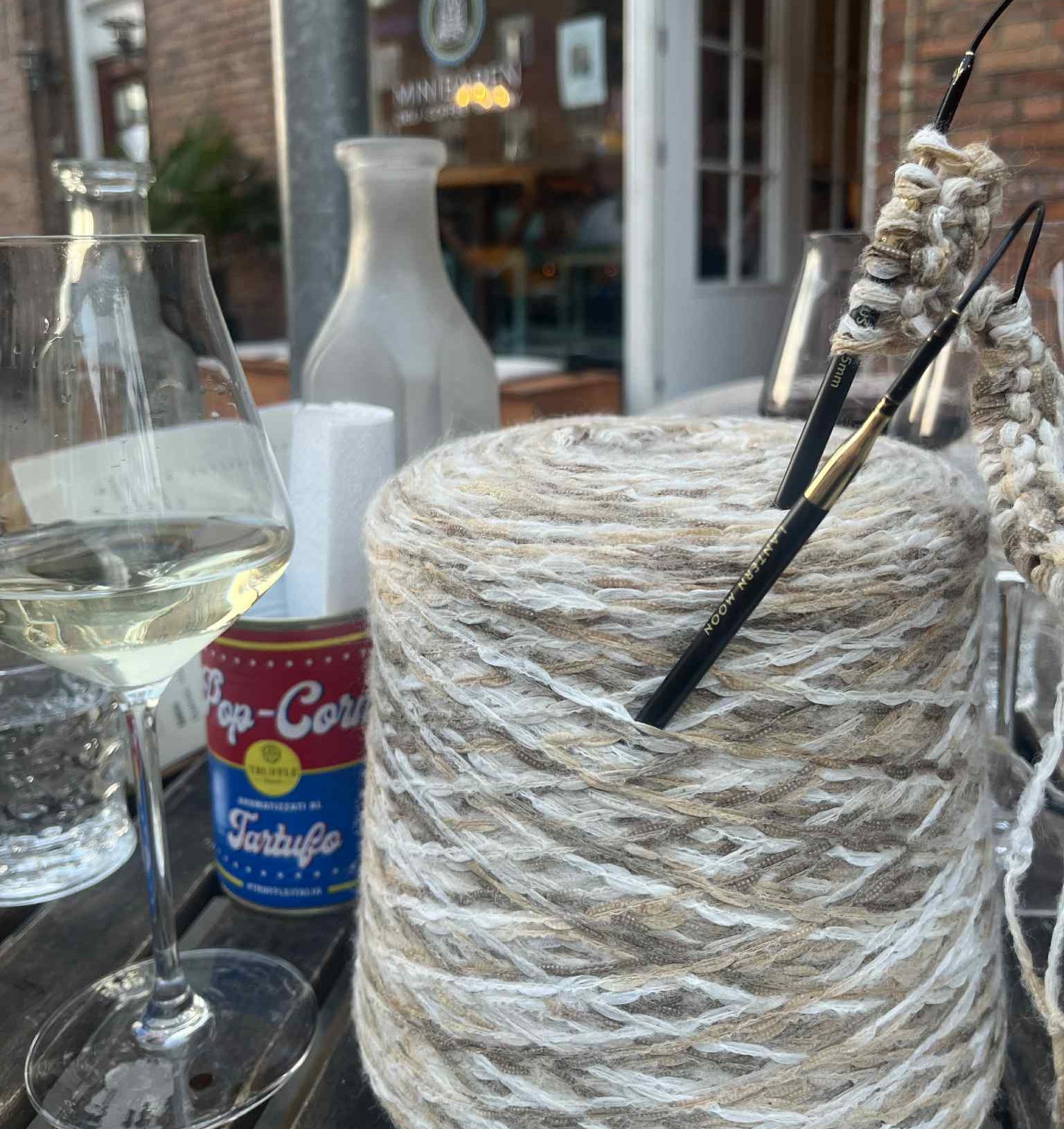 strikkeklubben i minibaren, sydhavnens vinbar