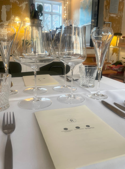 Selskabslokale i smukke og lækre omgivelser. 50 meter fra Mozarts plads Metro